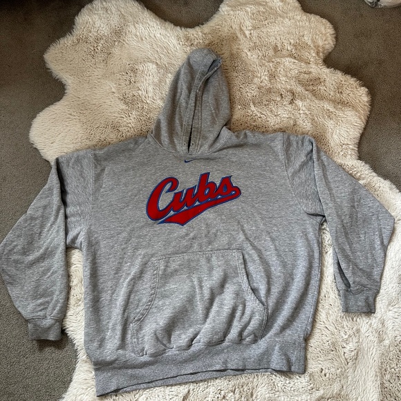 Chicago Cubes Grey Nike Sweatshirt with Embroidered Logo - Picture 1 of 3